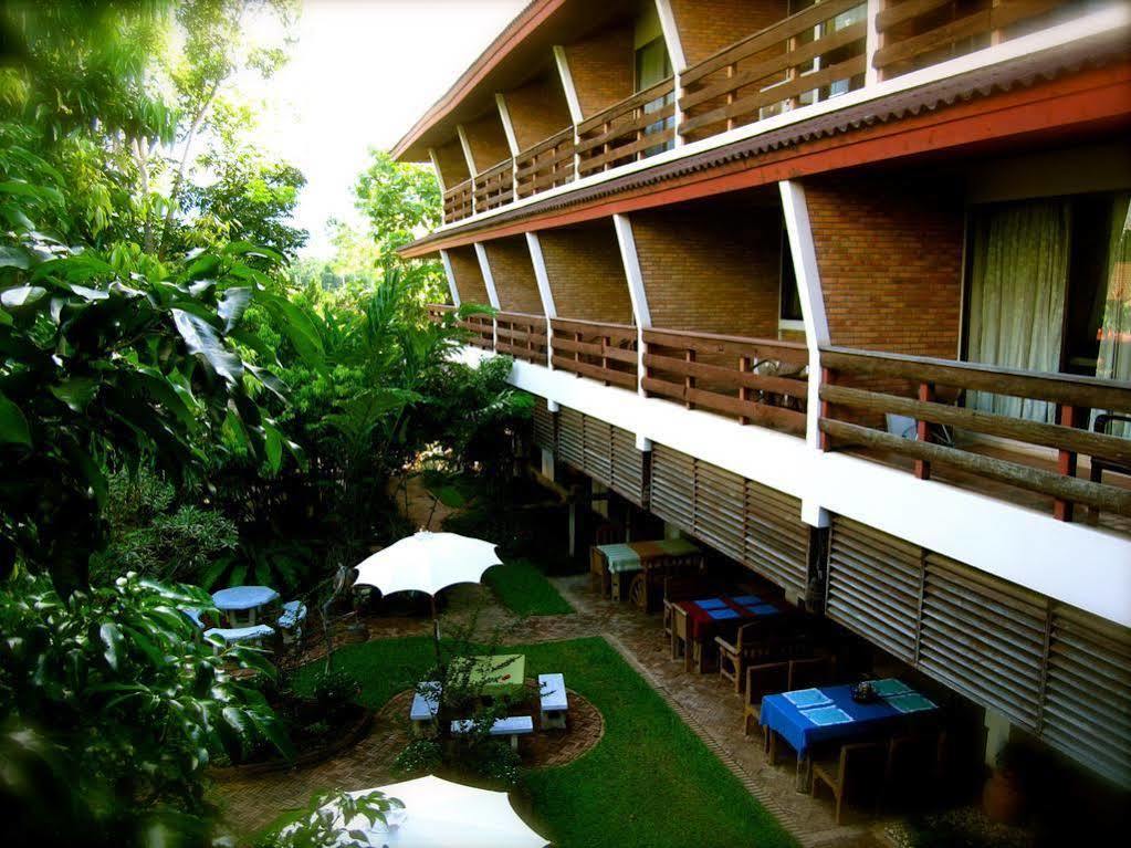 Mae Rim Lagoon Bed & Bakery Экстерьер фото